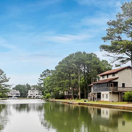 Coral Cove - Fun Waterfront Home With Floating Dock And Amazing Patios